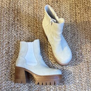 Free People x Jeffrey Campbell 6.5M Cream White Suede Leather Platform Boots